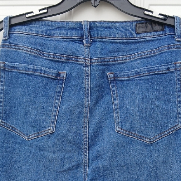 Kenneth Cole Light Blue Straight-Leg Button-Fly Jeans - Picture 7 of 8